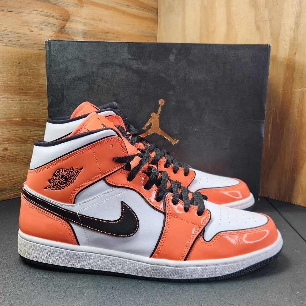 Nike Air Jordan 1 Mid SE Mens Turf Orange Sneakers Size 13 (Worn twice)